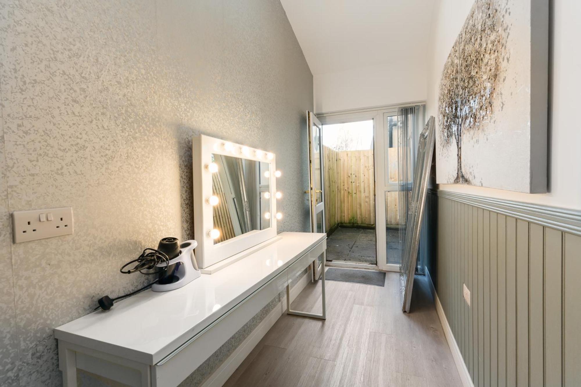 Nottage House Premier Apartments Cardiff Ngoại thất bức ảnh