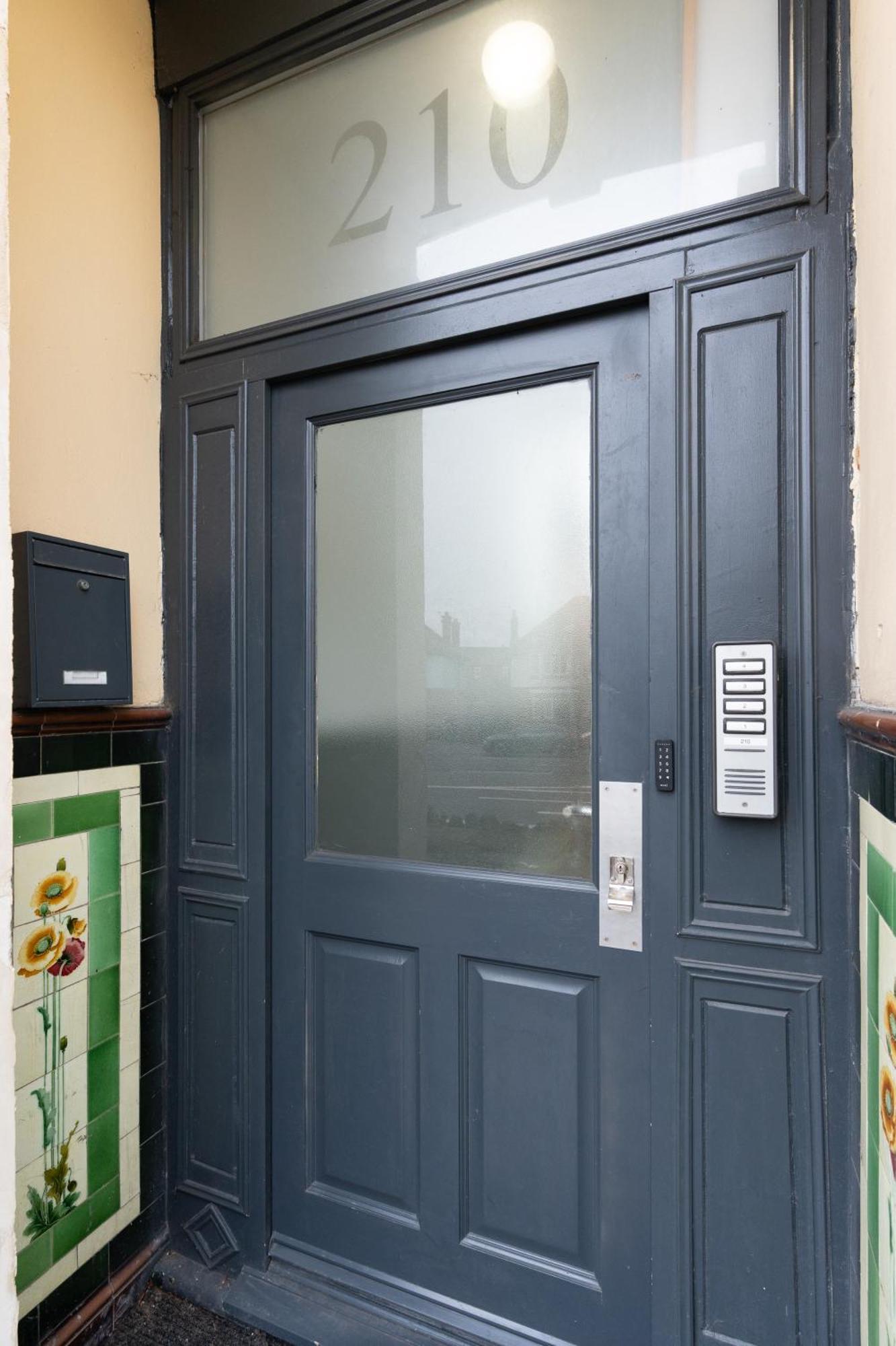 Nottage House Premier Apartments Cardiff Ngoại thất bức ảnh